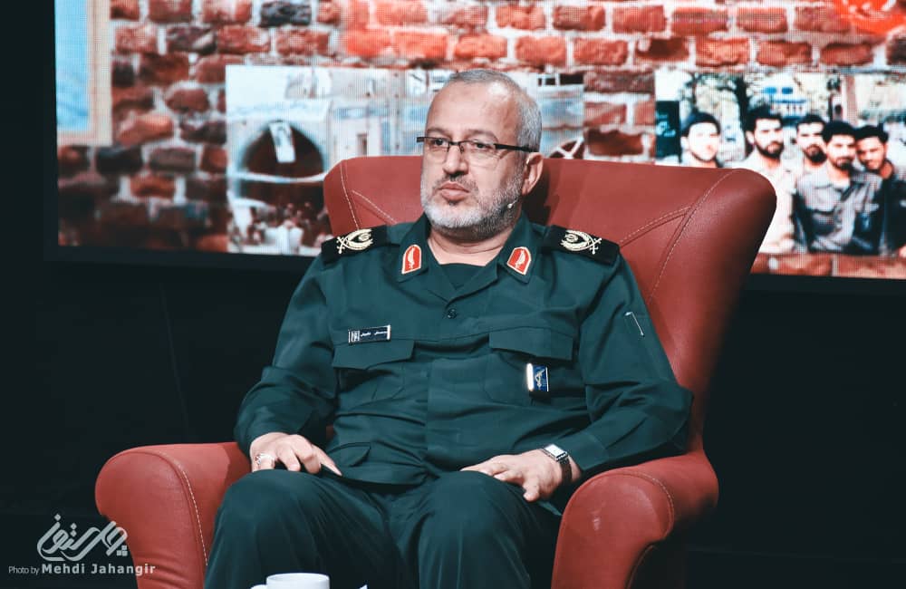 فرمانده سپاه قم  به «چهل ستون» می آید