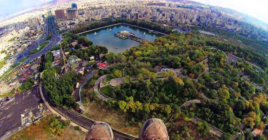 دیار من به شهر خوشه‌های انگور رسید