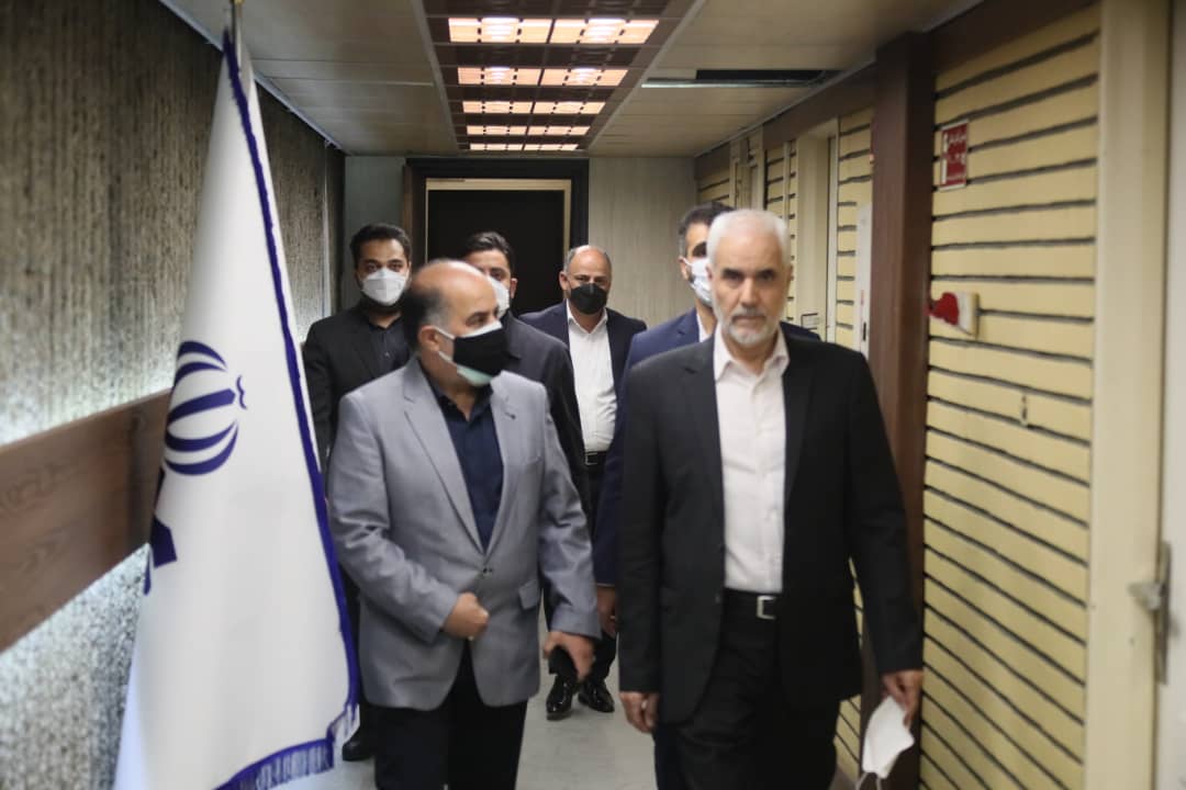 مهر علیزاده به ساختمان تولید آمد