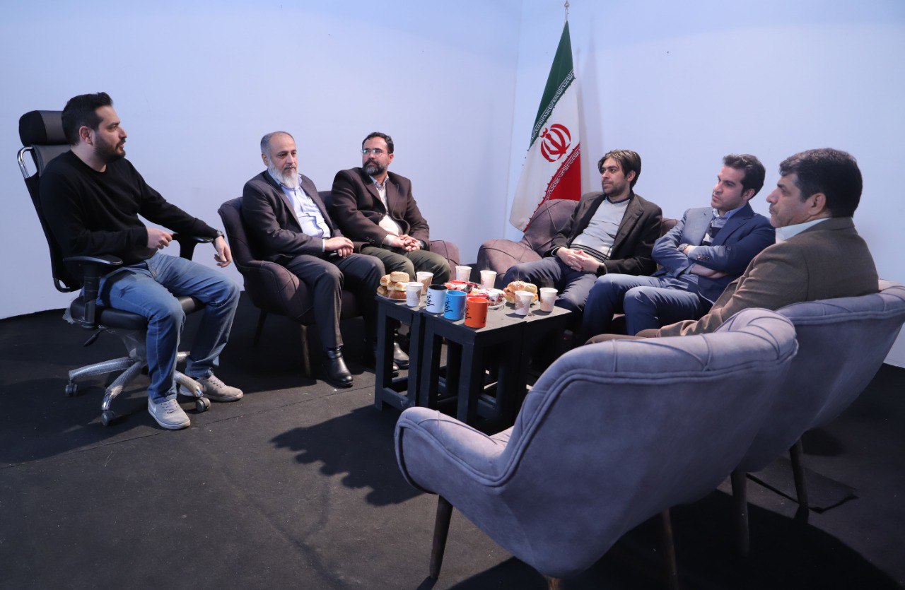 مدیر شبکه نسیم از پشت صحنه برنامه «سرنخ» بازدید کرد