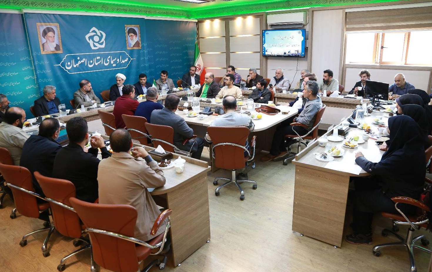 قدردانی از عوامل برنامه تلویزیونی «یک شهر ضیافت» شبکه اصفهان