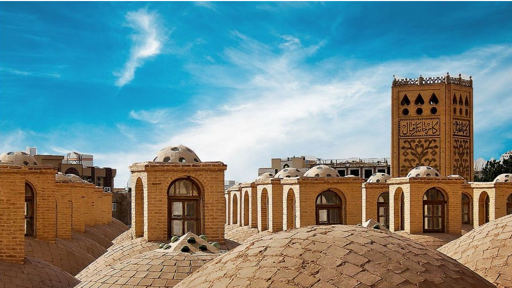 پرچمداری امید بر قله کویر