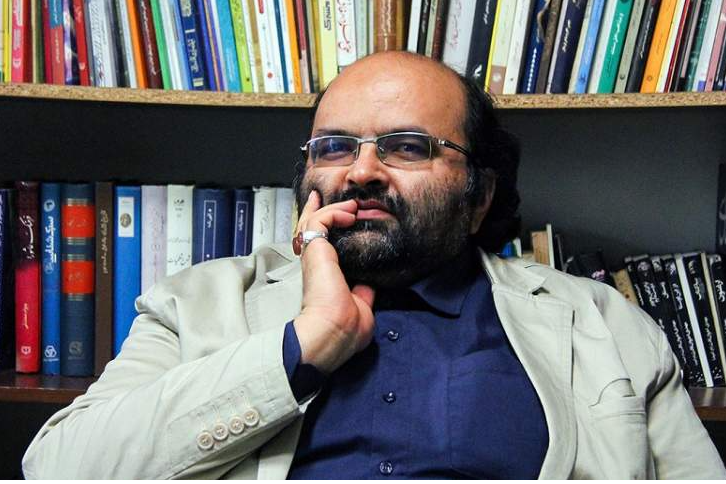 جامعه با کتاب‌خوانی آباد می‌شود