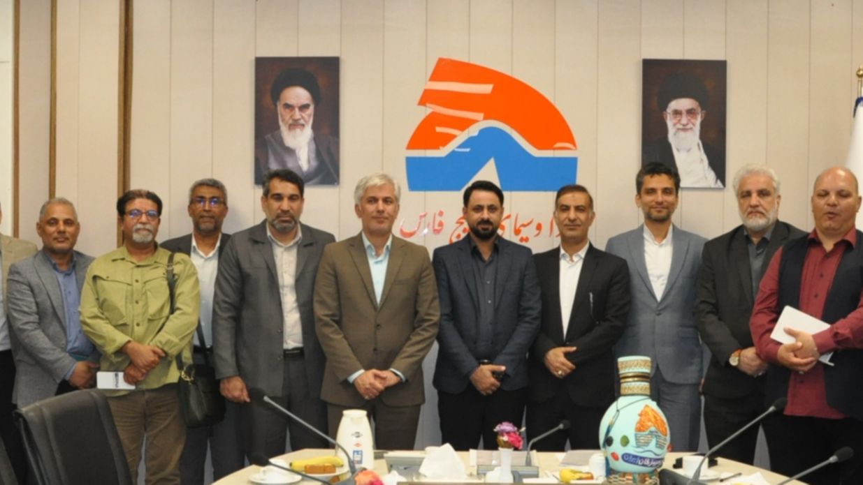 نشست هم‌اندیشی مدیرکل صداوسیما با فعالان رسانه‌ای هرمزگان