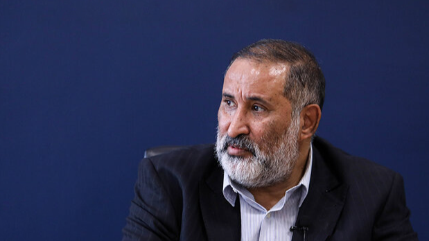 گسترش زبان و ادبیات فارسی با کمک رسانه