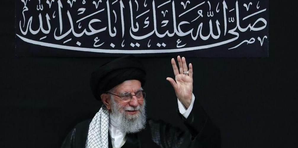 «در فراق پدر»؛ روایت رادیو صبا از وداعی تاریخی با رهبر شهید
