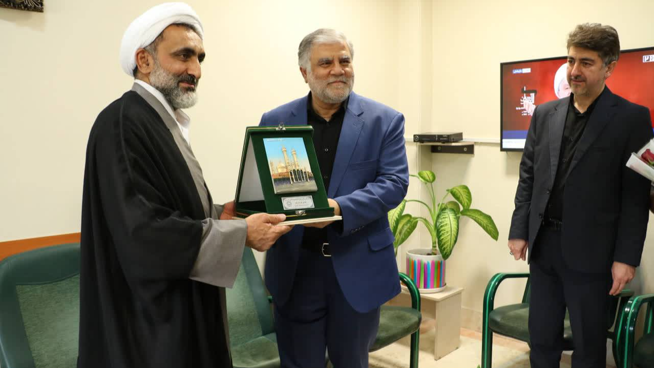دیدار صمیمانه جمعی از مسئولان استان با مدیرکل و خبرنگاران صداوسیمای قم