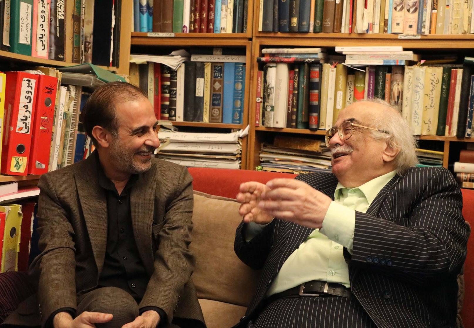تمام عشقم رادیو است