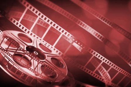 آخرین روزهای پاییزی را با تماشای فیلم های سینمایی سیما سپری کنید