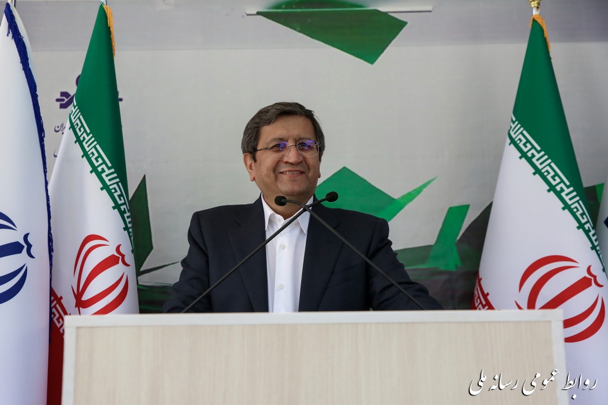 دو گفت و گو برای همتی در یک روز
