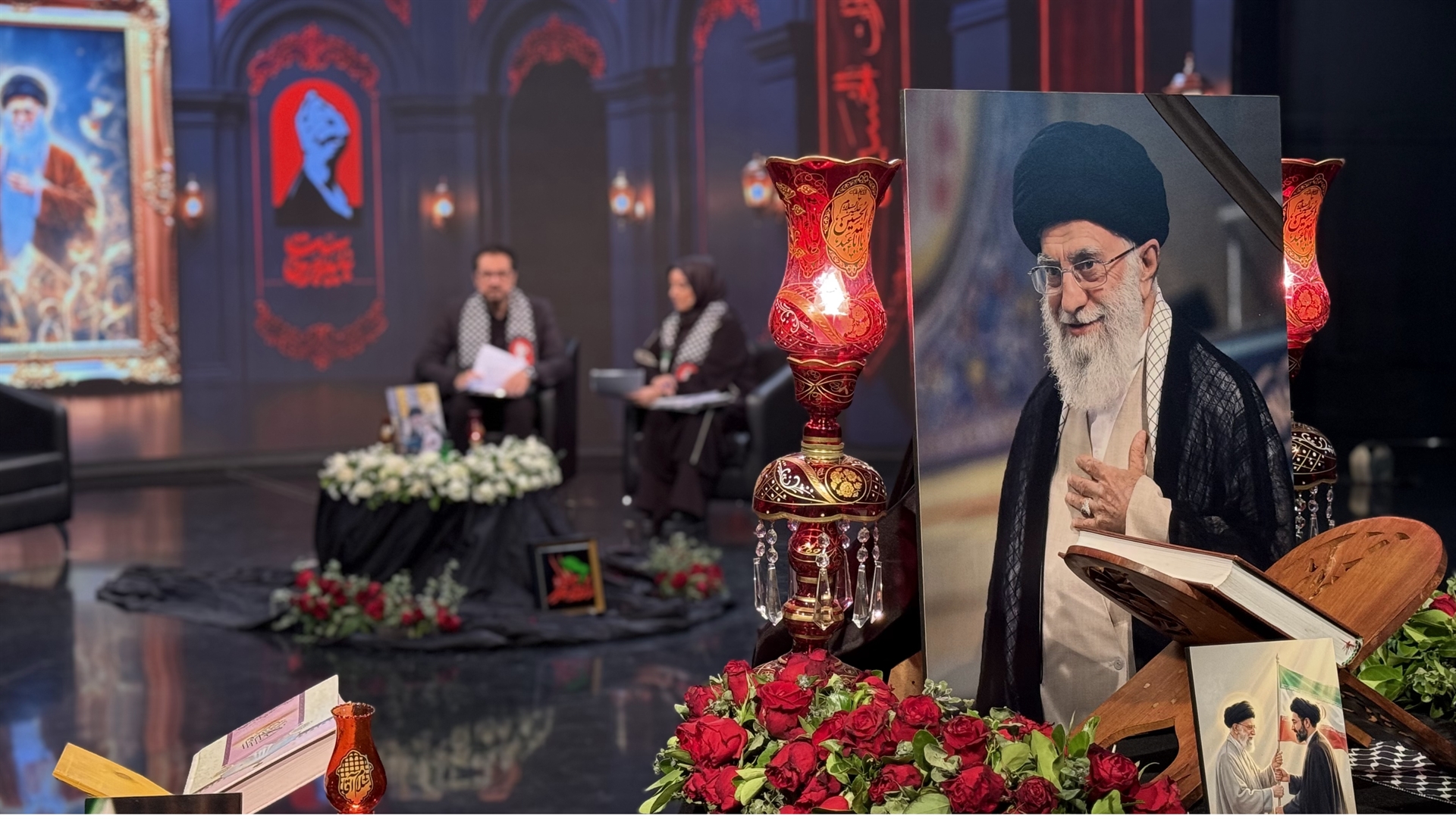 اشک‌های مجری در برنامه زنده برای بدرقه رهبر مجاهد شهید